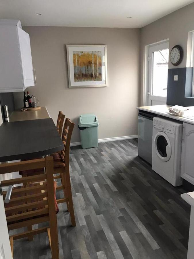 פורטראש Rose Cottage: Delightful 4 Bedroom Detached Home מראה חיצוני תמונה